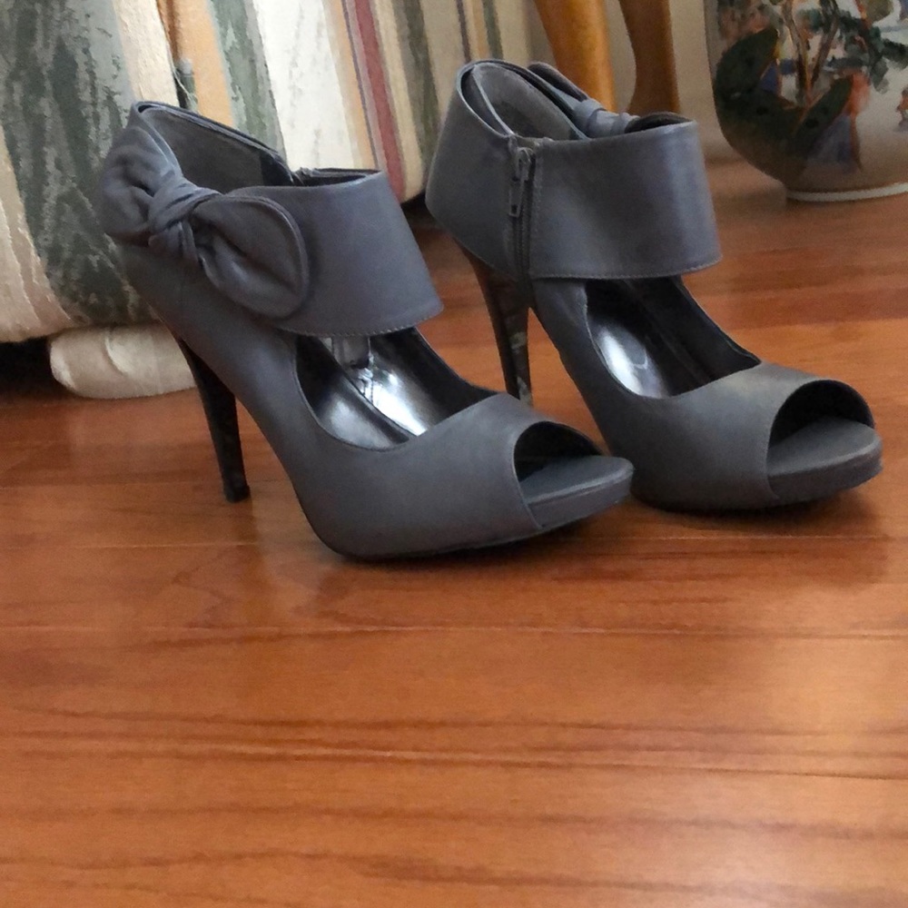 Nine West Open Toe Booties Size 10 - image 2